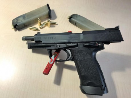 Se vende pistola Heckler & Koch USP Expert en calibre 9mm Parabellum, una de las pistolas más precisas 02
