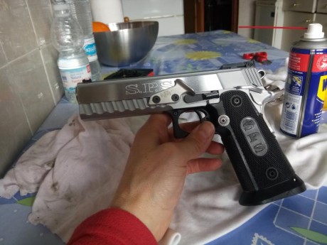 Se vende pistola SPS para la división Standart, con dos cañones, uno del 40SW y otro del 9mmp. La pistola 20