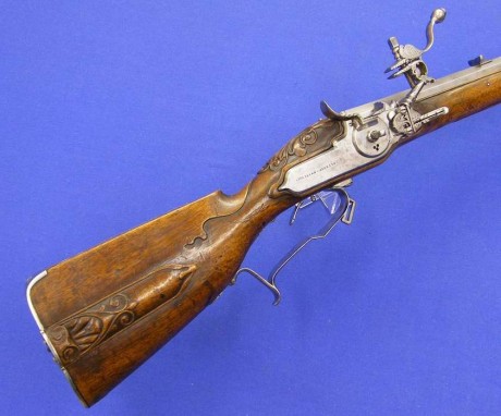 Voy a colocar unas fotos de un arma larga alemana de llave de mecha del siglo XVI. 52