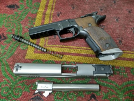 Vendo Sig Sauer P 226 X Five AL SO 5", la aligerada, peso 1030g.
Disparador ajustable entre 1 y 1,600 31