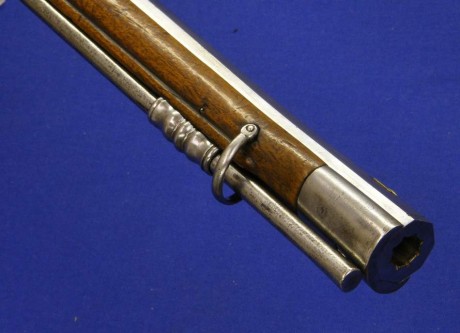 Voy a colocar unas fotos de un arma larga alemana de llave de mecha del siglo XVI. 72