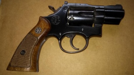 Se vende revolver Llama 38 especial CTG con poco uso y en perfecto estado de funcionamiento, a comprador 01