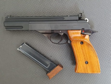 Un buen amigo me pide que le anuncie esta pistola.
 Se quiere deshacer de ella por que se utilizo para 02