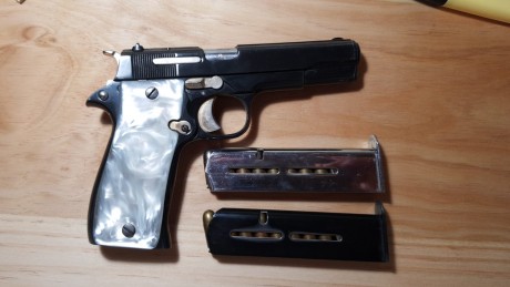 Un amigo vende ésta estupenda Star del .380 o 9 corto guiada en A. Va con dos cargadores y manual en su 00