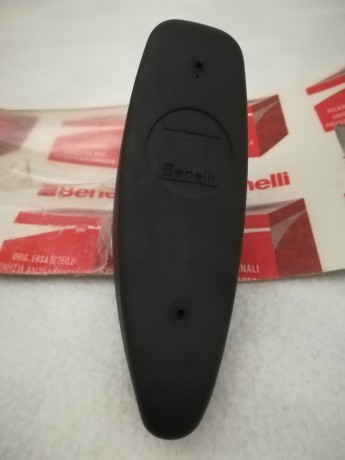 Vendo culatin de Benelli Argo largo por 45€ con portes pagados por correo en la peninsula, esta nuevo. 00