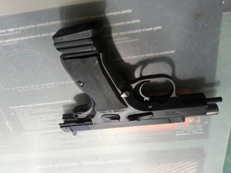 Muy poco usada. Estupenda pistola en un calibre mitico. Es una experiencia muy grata disparar este arma, 12