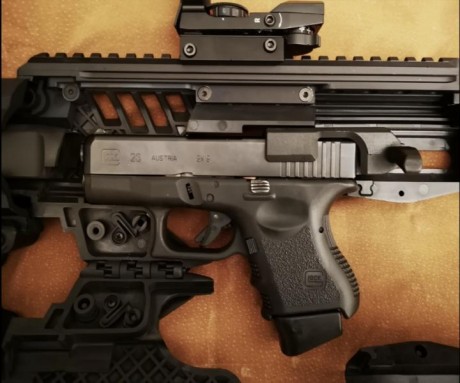 Se vende RONI para GLOCK 26 de airsoft en perfecto estado estético y de funcionamiento. Se vende SOLAMENTE 00