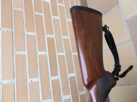 Rifle en madera de la marca Remington modelo BDL especial para zurdos calibre 30,06. Se encuentra en perfecto 00