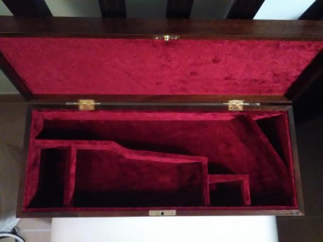 Hola Compañeros: 

 He intentado juntar dos aficiones, el tiro y la ebanistería no se si lo habré conseguido.

 11