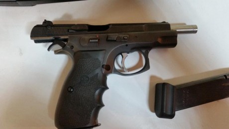 Está en Salamanca 
350€ con envío incluido a península. 01