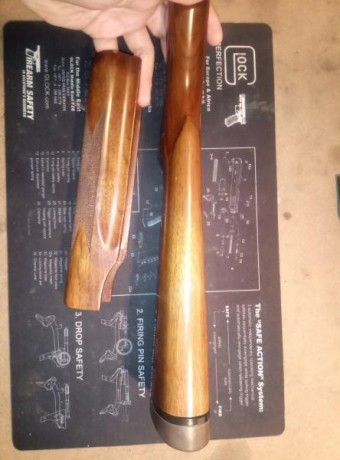 Vendo culata y guardamanos madera, procedente de una Remington 870 Wingmaster.

El estado es impecable, 00