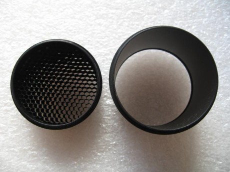 Hola

Vendo Killflash para campana de 56mm con pequeño parasol comprado en Inglaterra(sporting services) 10