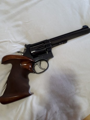 vendo revolver SMITH & WESSON modelo K22 - 17/4 del calibre 22" lr con tambor de 6 tiros

ESTA 02