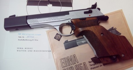 Vendo estupenda pistola alemana, en muy buen estado, marca ERMA cal 32, con dos cargadores, dos contra-pesos, 01