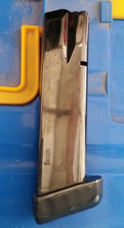 Se vende cargador Tangfolio compatible con CZ, está en paerfecto estado, con muy poco uso, ce puede decir 00