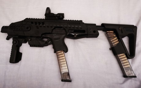Se vende RONI para GLOCK  en perfecto estado y con muy poco uso. Se vende SOLAMENTE el KIT; el arma, visor 00