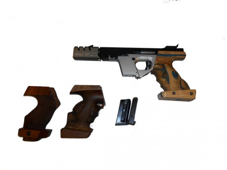 Lo dicho se vende una Walther Expert con cacha de zurdo y dos cachas de diestro
Precio de venta 850.00.€
Razon: 00