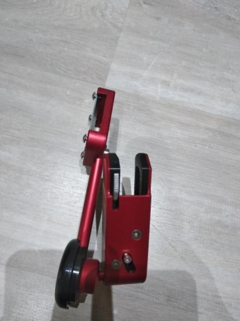 Buenas tardes,

Vendo funda Double Alpha Race Máster
 Tengo el inserto de Glock y de Sig Sauer.
Solo usado 01