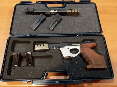 Hola compañeros.
Por motivos de emfermedad un amigo deja la practica del tiro y me ha pedido que ponga 00