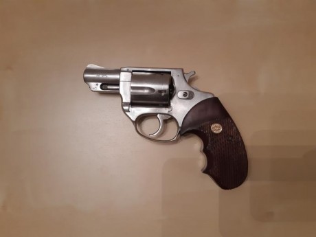 Busca arma compacta y guiada en A, de longitud aproximada 15cm como mucho. Para defensa personal.Muchas 70