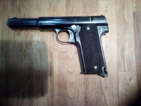 Vendo Astra 400, núm. serie 92.823, de octubre de 1941, poco después de acabada la guerra. Unas pocas 02