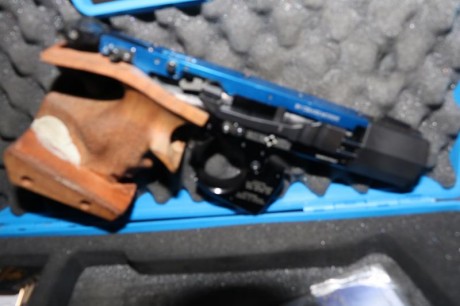 Vendo pistola Match Guns MG2E, calibre 22 electrónica, para competir a 25 m, en perfecto estado de conservación 02