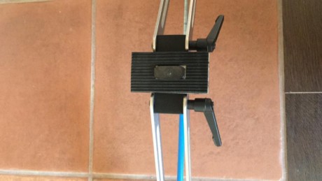 Vendo bipode adaptable a carril UIT o rosca directa, peso 890 gramos 
Precio 70€+portes si los hay 00