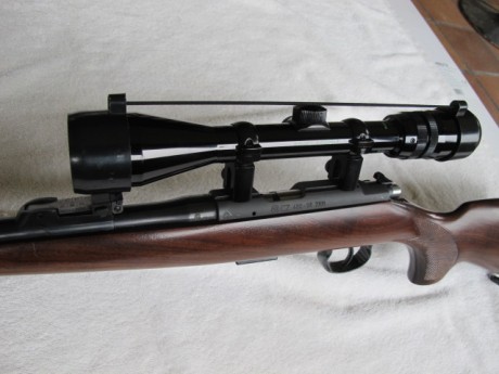 Vendo Carabina CESKA CZ 452 Calibre 22LR por 490 euros, prácticamente nueva, muy muy pocos tiros, con 01