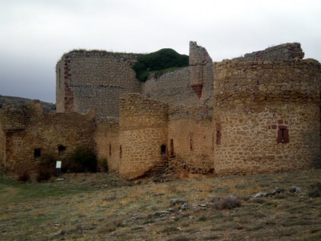  No se a vosotros, pero a mi los castillos me encantan.
Cuando paso delante de alguno no pierdo oportunidad 10