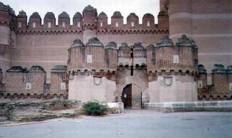  No se a vosotros, pero a mi los castillos me encantan.
Cuando paso delante de alguno no pierdo oportunidad 162