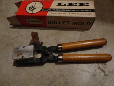 vendo tenazas con turquesa LEE para fundir puntas de 358 - 148 Gr, Wadcuter.  18 € + gastos de envío. 01