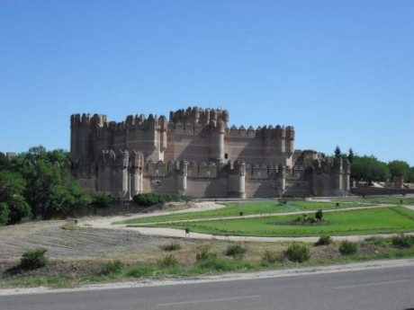  No se a vosotros, pero a mi los castillos me encantan.
Cuando paso delante de alguno no pierdo oportunidad 160