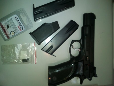 Pongo en venta mi Cz 75B en estado escelente prácticamente nueva cambie las miras originales  y puse miras 01