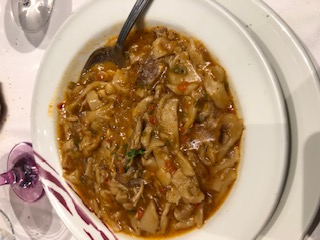 Hoy para comer acelgas hervidas y chuletón de vaca gallega vieja con seis semanas de maduración en cámara 60