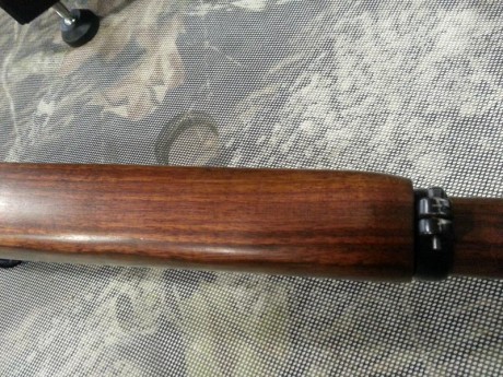 Practicamente sin usar,como se vé en las fotos.Incorpora carril original Ruger y visor holografico multirreticula.Se 22