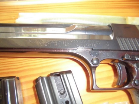 Hola compañeros,
  VENDIDA, GRACIAS  . Desert Eagle .357, la adquirí aquí mismo en el foro y después de 02
