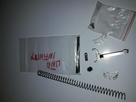 Vendo el lote en 120€,diparador,uña extractora,2 puntos mira.Tornillo y muelle regalo 00