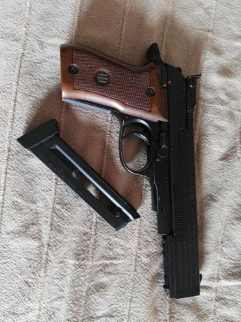 Vendo Beretta 89 calibre 22Lr funciona a la perfeccion, ninguna interrupcion y muy precisa.
Perfecto estado.
Vendo 00