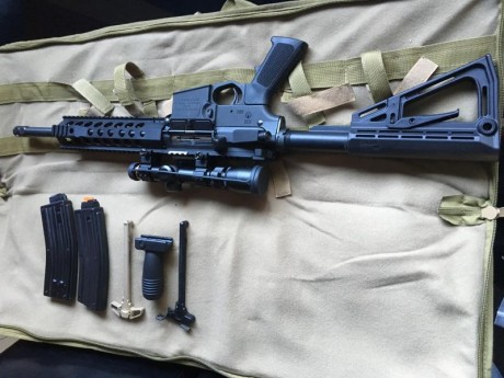 Hola compañeros, vendo carabina AR15 cal.22 de NEA full metal. Esta en perfecto estado, no ha tirado ni 10