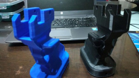Buenos días, aquí os dejo unas fotos de la cacha que he echo para la pistola,es una talla única echa para 140