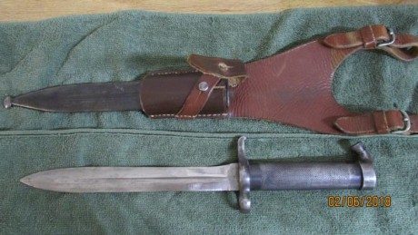 Hola vendo bayoneta Carl Gustaf sueca con tahali y en el estado que se ve, precio 110 01