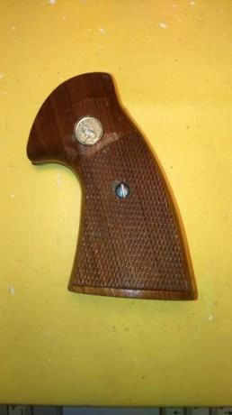 Vendo cachas y las piezas que salen en las fotografías. 100€ gastos incluidos.

whatsapp, teléfono 620 00