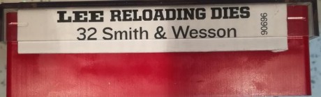 Hola Compañeros.
Vendo DIES Lee  32 Smith & Wesson sin estrenar 25 €.
Llevan tiempo en la estantería 00