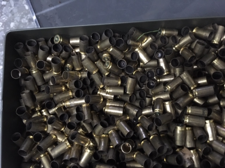 Feliz año nuevo a todos. Tengo algunas vainas del 9mmPb. pasadas por tumbler que no voy a necesitar. Si 01