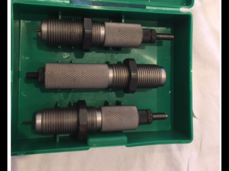 Vendo dies de 7x64 con un neck-die extra , casi sin usar.RCBS.80€+ portes
Whatsupp 616829128 01