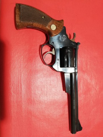 Hola. Un amigo vende éste revolver. Está en Guipuzcoa. 100€ portes incluidos. Está el licencia "F". 02