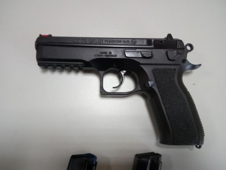 Se vende pistola 9 mm Cz Sp01 Phantom. 

Punto de mira de fibra. Dos cargadores y con extensor de cargador. 11