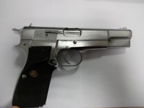 Pistola Browning HP-35, fabricada en los 70. 9 mm PB
Cromada
Con un solo cargador
Cachas Pachmayr que 12