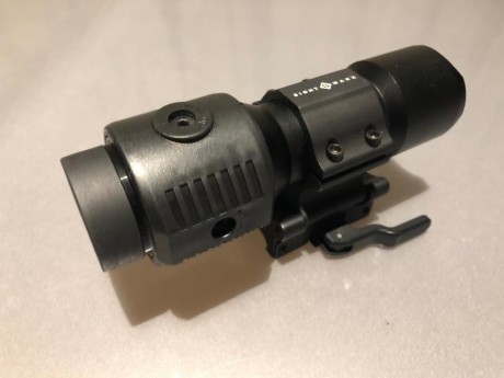 Buenas,

Se venden los siguientes accesorios:

1)Sightmark 5x Magnificador STS

Magnificador con especificación 11