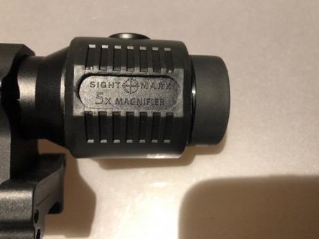 Buenas,

Se venden los siguientes accesorios:

1)Sightmark 5x Magnificador STS

Magnificador con especificación 10